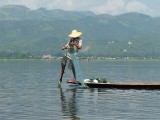 Beenroeiers op het Inle Lake