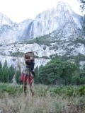 Douchke onder de yosemite waterval