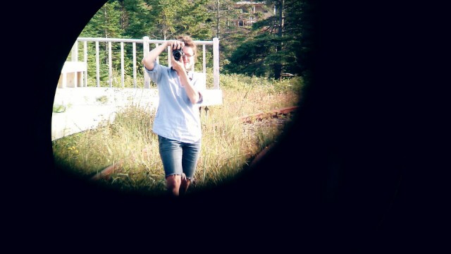 Hannah trough binoculars
