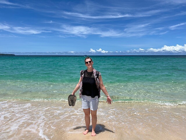 Angelique op strand van Isla Zapatilla