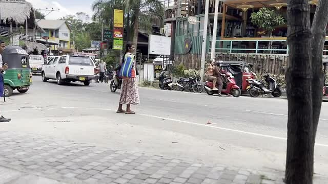 Straatbeeld in Ella