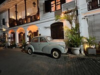 Oude auto's in fort Galle