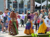 Buikdanseressen op straat