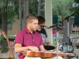 Eén van de gitaristen