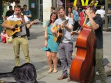 Leuk bandje wat speelt en zingt!