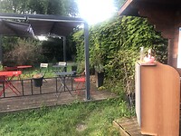 'Gezellig' terras muggencamping
