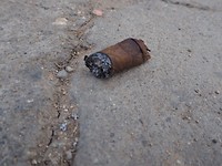 Sigaren liggen hier op straat
