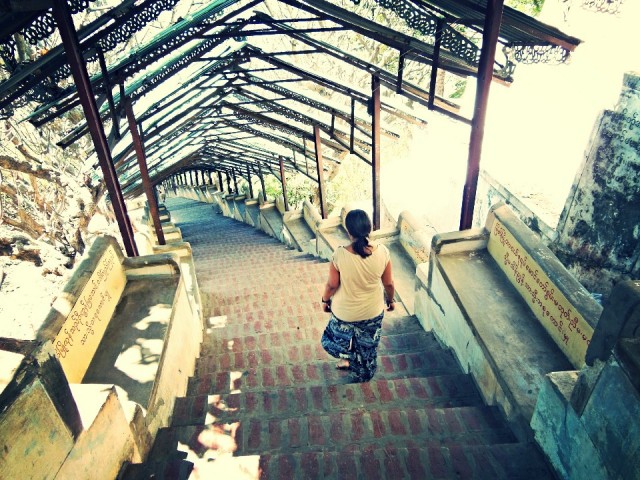 Insagaing City, Soon Oo Poya Shin Pagoda, 350 strairs, 1314