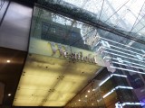 The Centre Point Tower staat op een zeer exclusief shopping centre.