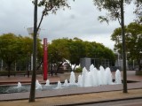 In Sydney en met name in Darling Harbour veel fonteinen gezien.