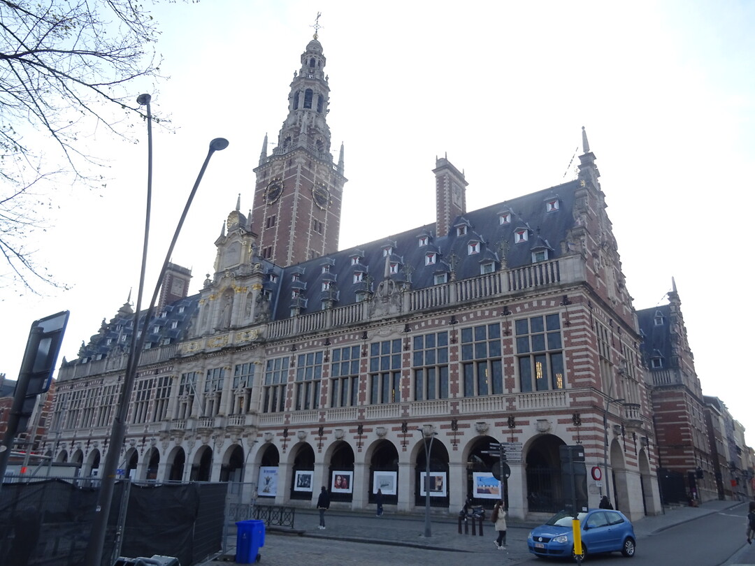 België