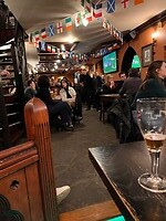 Delaney’ s Irish pub