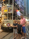 met Jimmy voor de tram