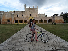 Fort/kerk tijdens fietsen in Valladolid