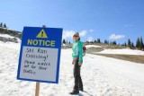 Wandelen tussen skiërs