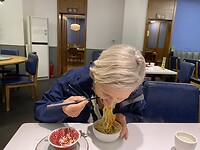 Noedels eten (dat doe je zo dus 😅)