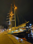 A Coruña de Gulden Leeuw by night