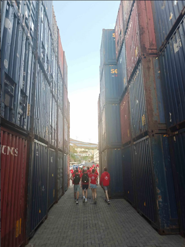 Madeira tussen de containers