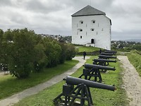 Donjon op de vesting en ienie mienie Hans