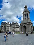 Door de poort van het Trinity College