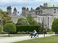 Zijaanzicht Powerscourt estate