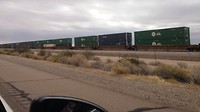 Goederentrein met wel meer dan 100 wagons op weg naar Yuma