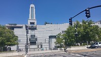 Het gebouw aan de noordzijde t.o. Templesquare , geen idee wat het is