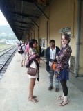 Wachten op het station