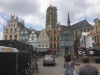floris v tot Parijs , Knus Centrum