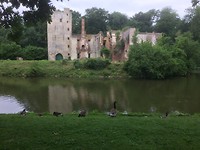 floris v tot Parijs ,mooi park met deel van Kasteel