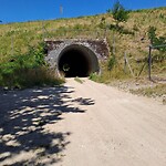 Onverlichte onderdoorgang