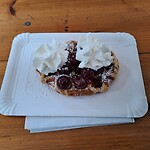 De wafel met kersen en .....