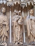 De honderden sculpturen op de façade en zijmuren van de kathedraal vormen een museum op zich.