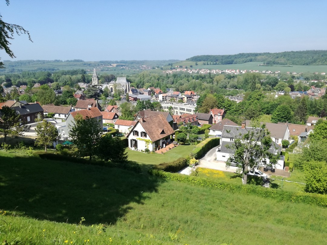 Zicht op het dorp Arques la Bataille