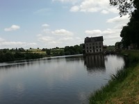 Sluis woning aan de Mayenne bij Chambellayelly