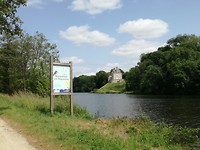 Route bord Mayenne rivier