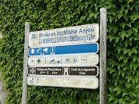 langs de route bij Le Membrolle lonque