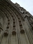 Motieven in fe gevel Notre Dame
