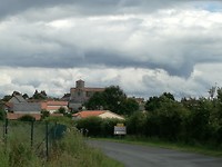 Dorp Gourge met grote kerk
