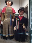 De reuzenpoppen die je af en toe in de stad tegen komt