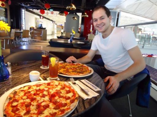 Pizza op Hongkong Airport