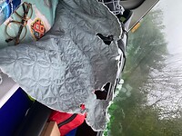 Een paar gaten vanuit zijn reismandje gemaakt