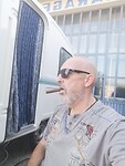 Chillen voor de reparatie garage.
