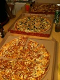 mega pizza