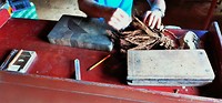 how to roll a cigar..