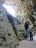 Judith en Levi luisteren aandachtig naar de selfguidedguide