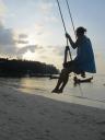 Schommelen op het strand!!!