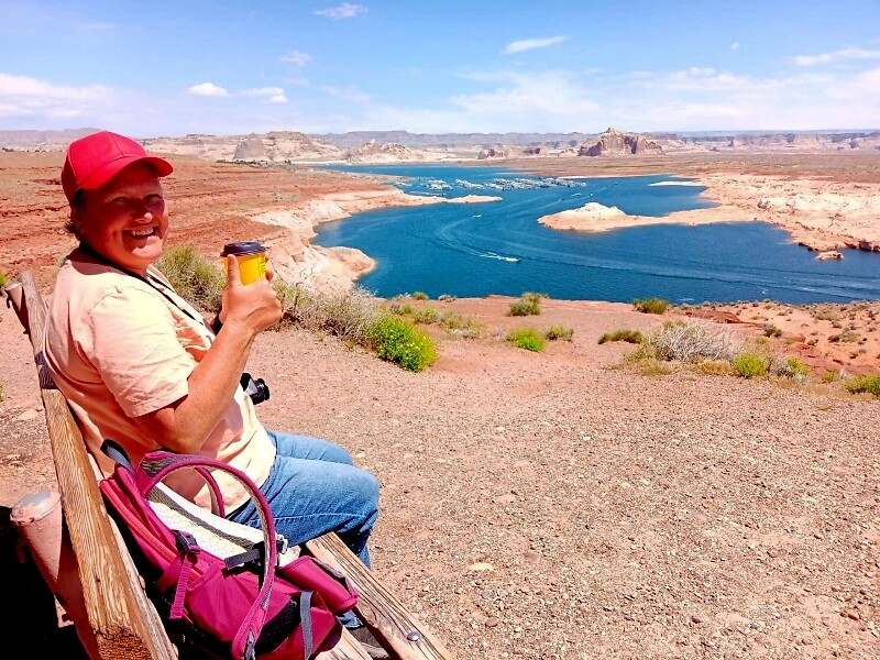 Joan bij Lake Powell