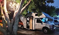 Kroonluchter op de camping in het noorden van LA