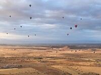Ballonnen boven de woestijn